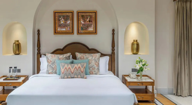 Executive Sviitti parvekkeella näkymä maalle Dev Bagh Luxurious Private Suites