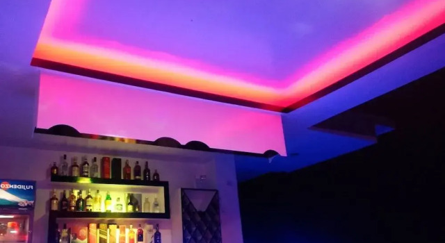 Strangers Inn & Bar