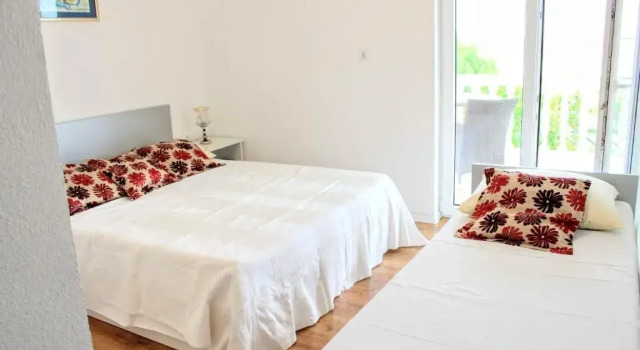 1 bedroom/terrace - Makarska riviera Promajna, Varaa Huoneisto Hotellit Split-Dalmatia pysäköinnillä, Pysäköinti