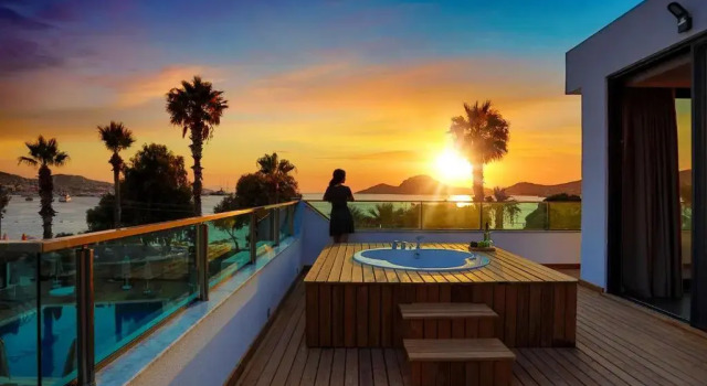 Люкс Executive Deluxe 2+1 Yalıpark Beach Hotel