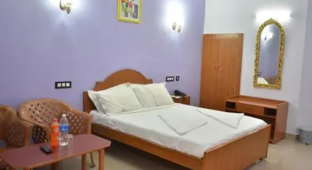 Laflora Paradise Residency, Забронировать Отель Отели Йеркод 3 звезды, 3*