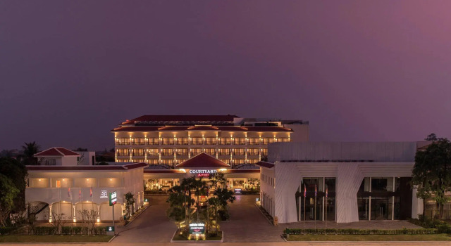 Courtyard by Marriott Siem Reap Resort, Забронировать Курортный отель Сиемреап Провинция Сием-Рип, рядом с Rosana Broadway