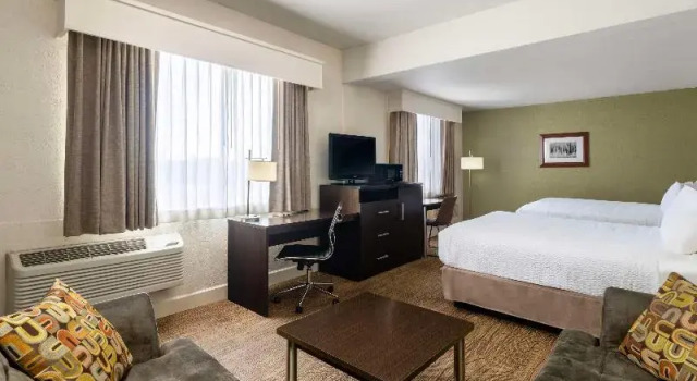 Четырёхместный люкс Best Western Pony Soldier Inn & Suites