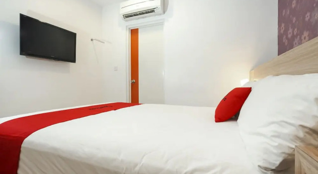 Reddoorz @ Raya Gubeng, Reserva ahora Hotel Gubeng Java Oriental