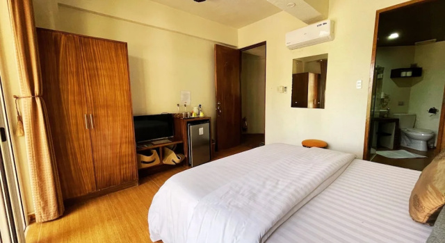 Двухместный номер Standard с балконом Sunset at Aninuan Beach Resort