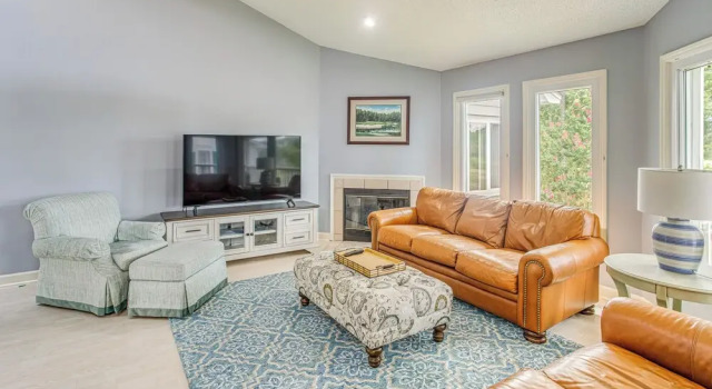 Апартаменты Marina & Pool: Roomy Golf-view Home in Southport