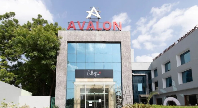 Collection O 46812 Avalon Sg Highway, Réserver Hôtel Bodakdev Gujarat