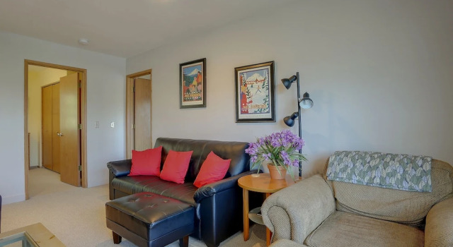 13 Lodge Condo Minutes Away from Golfing, Biking, and Playground by RedAwning, Забронировать Отель Отели Худ-Ривер 3 звезды, 3*