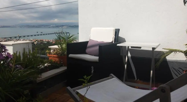 Vista Sobre o Mar e Cidade, Book Lejlighed Almada 