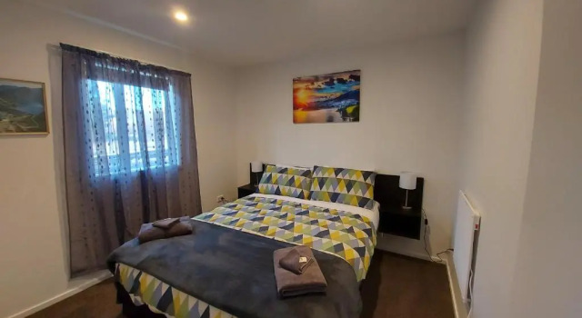 LAKE ESCAPE - Brand new warm and quiet two bedroom Apartment