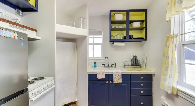 Коттедж Charming Dtwn Retreat: 1 Mi to Ocean Springs Beach
