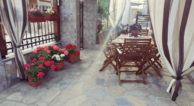 Апартаменты Petros House