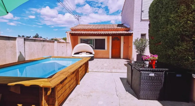 Студия STUDIO PRIVATIF CLIMATISÉ , TERRASSE ET PiSCINE