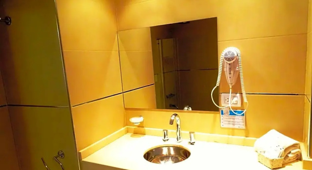 Четырёхместный номер Standard Hotel UTHGRA de las Luces