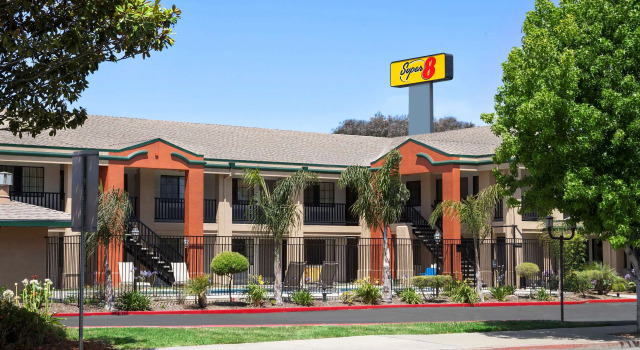 Super 8 by Wyndham Salinas, Boek Mini-hotel Salinas Monterey Wine Country