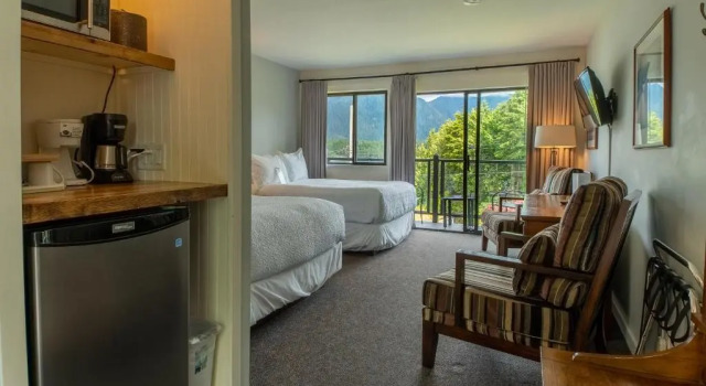 Номер Standard с балконом и с видом на океан Tofino Motel Harbourview