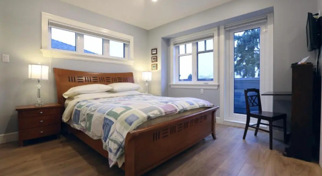 Двухместный номер Standard с балконом Vancouver Traveller B&B