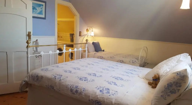 Water Bay Villa Bed and Breakfast, Забронировать Вилла Коттеджи Аделаиды, рядом с Стадион «Глидерол», Коттедж