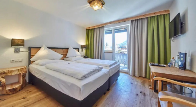 Номер Economy Stammhaus im Hotel Alpine Palace