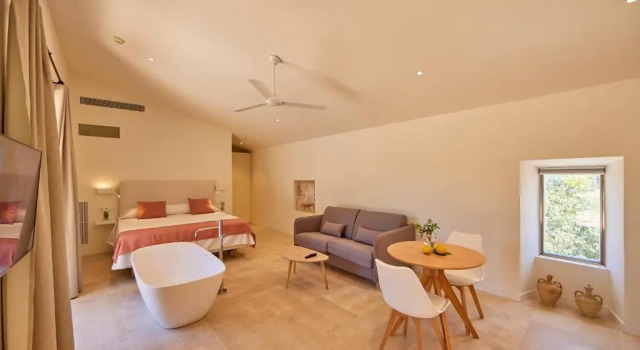 Junior suite z widokiem na góry Finca Son Cladera