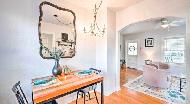 Коттедж ~ 12 Mi to Disney: Downtown Winter Garden Cottage!