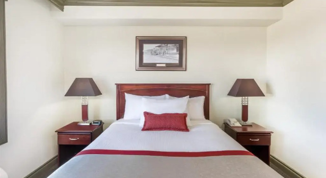 Номер Standard Ramada by Wyndham Hinton