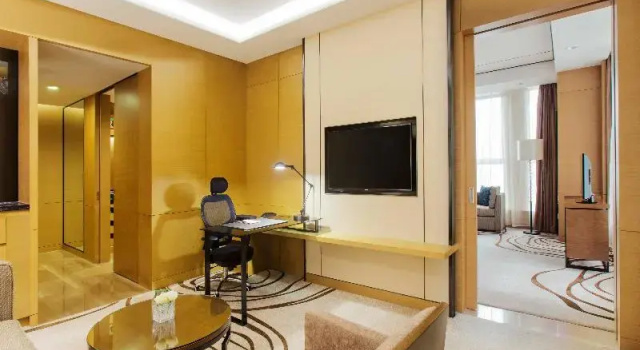 Люкс с видом на озеро Crowne Plaza Tianjin Meijiangnan by IHG