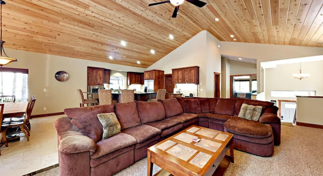 High End Executive Tahoe Home by RedAwning