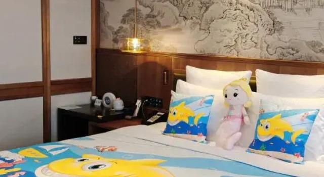 Czteroosobowy rodzinny suite 2 sypialnie z widokiem na miasto Pullman Yuxi Falcon
