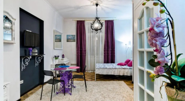Stylish Studio near Rynok square, Забронировать Отель Отели Львова с парковкой, рядом с Львовская галерея Зелена канапа, Парковка