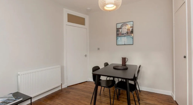 Unique & Stylish Grassmarket Apt - Close to Castle, Забронировать Отель Старый город Эдинбург, рядом с Национальный музей Шотландии