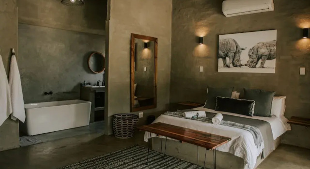 Rhinos Rest Private Luxury Villa, Prenota Villa Hotel a Limpopo con piscina, Piscina