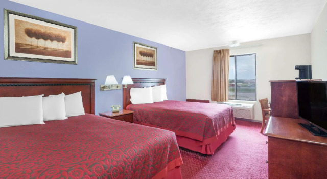 Четырёхместный номер Standard Super 8 by Wyndham Warrensburg