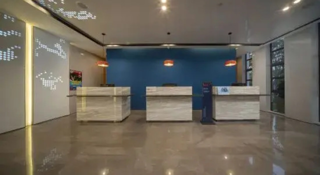 Holiday Inn Express PINGHU by IHG, Book Hotel 4-stjernede hoteller i Pinghu, 4*