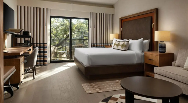 Двухместный номер Standard с видом на бассейн Plaza San Antonio Hotel & Spa, Autograph Collection