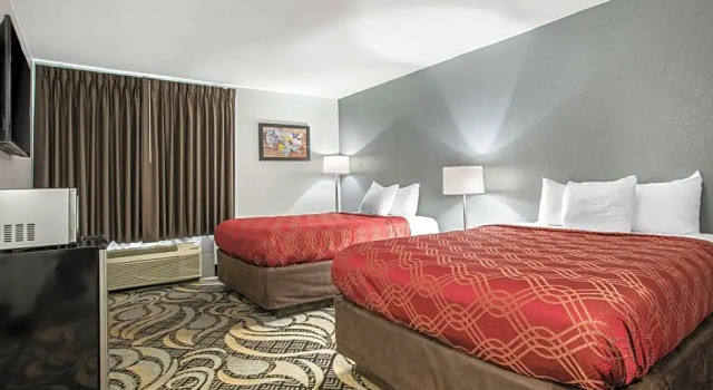 Шестиместный номер Standard Econo Lodge Shelbyville North