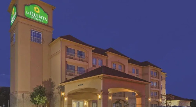 La Quinta Inn & Suites By Wyndham Dfw Airport West - Bedford