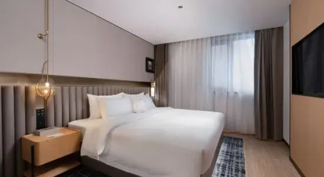 Люкс Deluxe Country Inn & Suites by Radisson  (Yixing City‑Center Renmin Road)