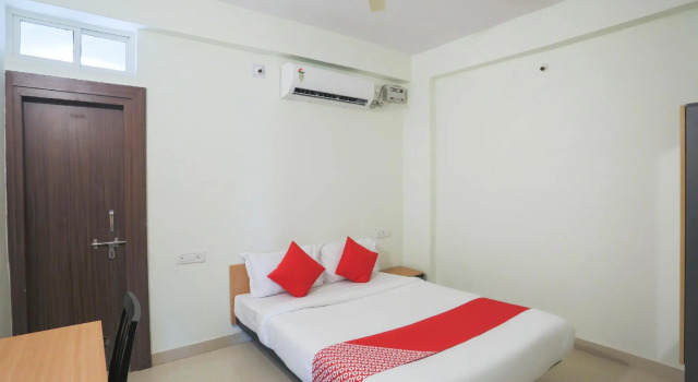 Collection O 48162 Hotel Prashant