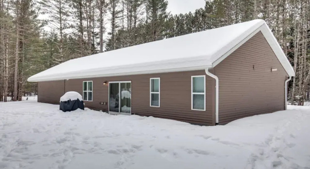 Pet-friendly Cabin - Near 3 Woodruff Lakes, Prenota Hotel Arbor Vitae Wisconsin