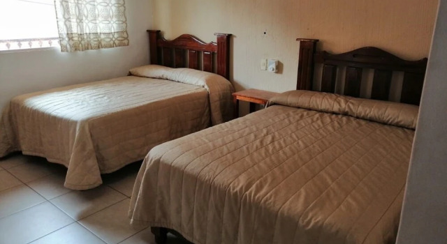 Четырёхместный номер Standard с балконом Hotel Arboledas