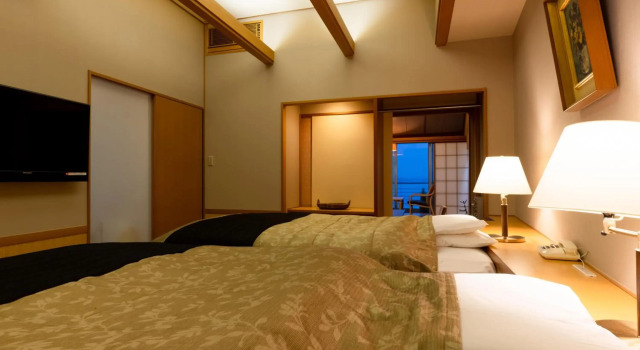Katayamazu Onsen Kasuikyo, Rezerwuj Ośrodek wypoczynkowy Hotele w Ishikawa z basenem, Basen