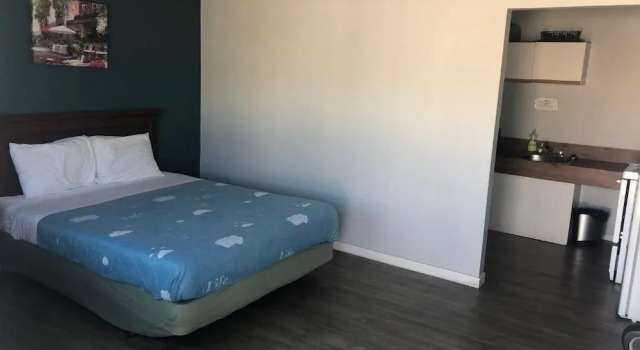 5000 Motel, Buchen Sie Motel Hotels in British Columbia mit Pool, Schwimmbad