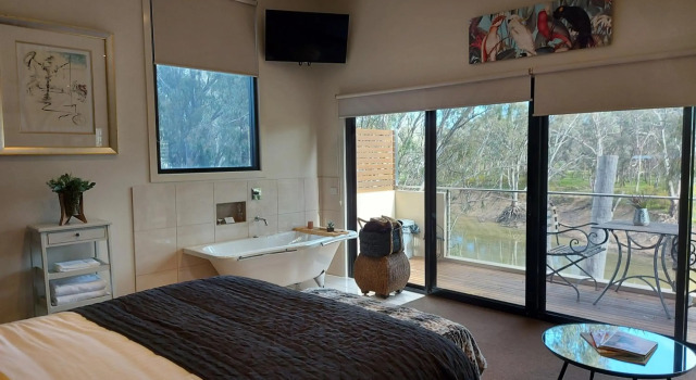 Adelphi Apartment 6 Riverview 2 BDRM or 6A King Studio Riverview both with balconies