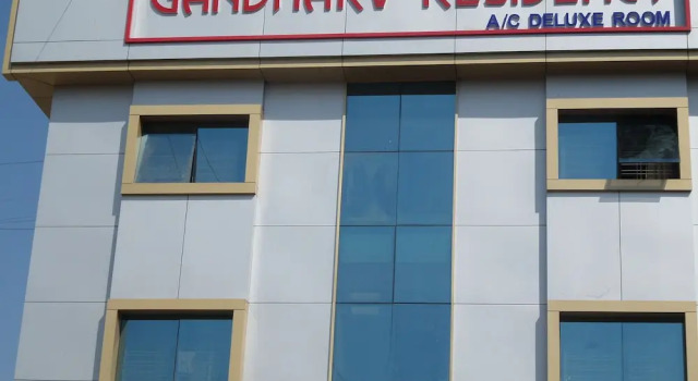 Hotel Gandharv Garden, Buchen Sie Hotel Talegaon Dhamdhere Maharashtra