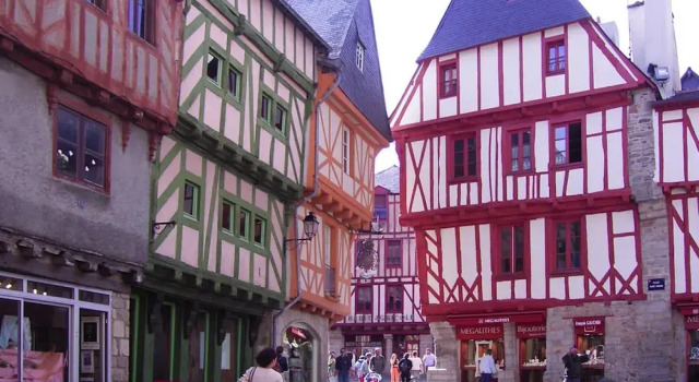 Classic Breton Holiday Home in Sarzeau, Rezerwuj Dom wakacyjny Sarzeau 