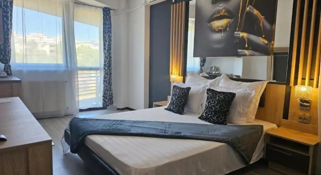 Номер Deluxe The Line Hotel