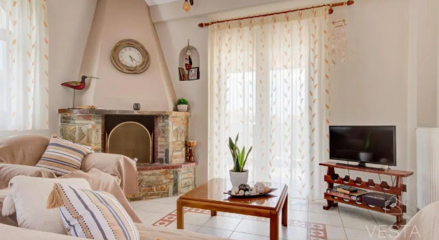 Private 6-bdrm Villa with garden 150m to beach, Book Villa Paradisos Sithonia