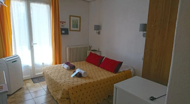 Hôtel Les Oliviers, จอง โรงแรม Cabrieres-d'Avignon Luberon