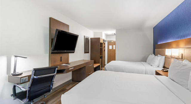 Четырёхместный номер Standard SureStay Plus Hotel by Best Western Mammoth Lakes